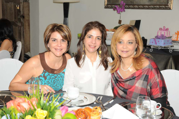 Happy Birthday Maribel Andonie!