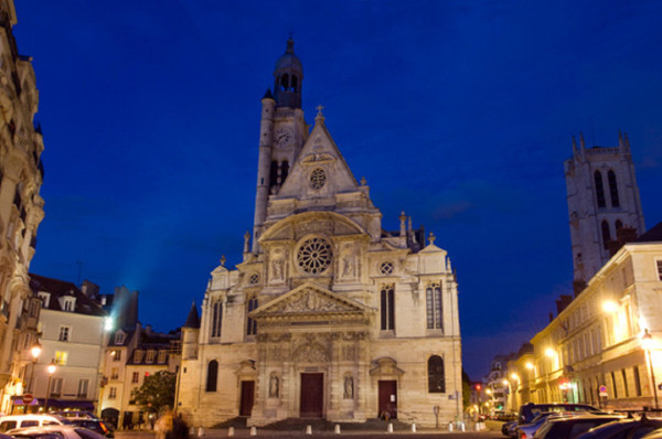 Todo sucede en París