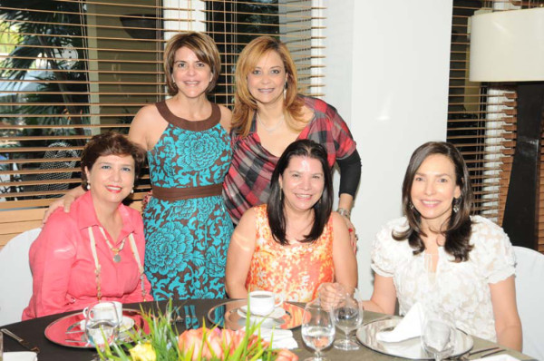 Happy Birthday Maribel Andonie!