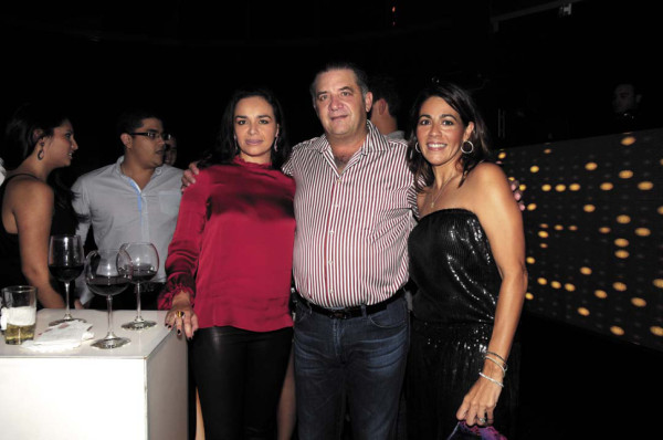 Turn up the night en Hanawa