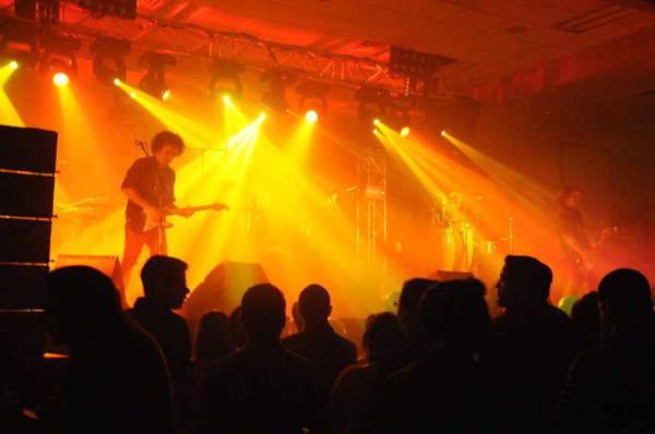 Una noche llena de música, baile y diversión