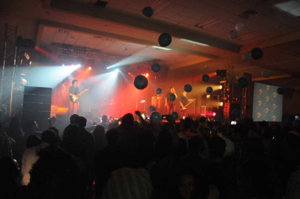 Una noche llena de música, baile y diversión