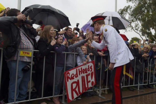 Príncipe Harry: el selfie esta corrompiendo a la juventud