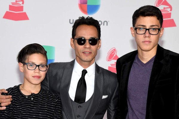 Marc Anthony de vacaciones navideñas junto a sus “boys'