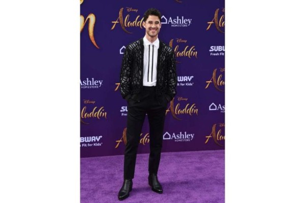 Darren Criss<br/>
