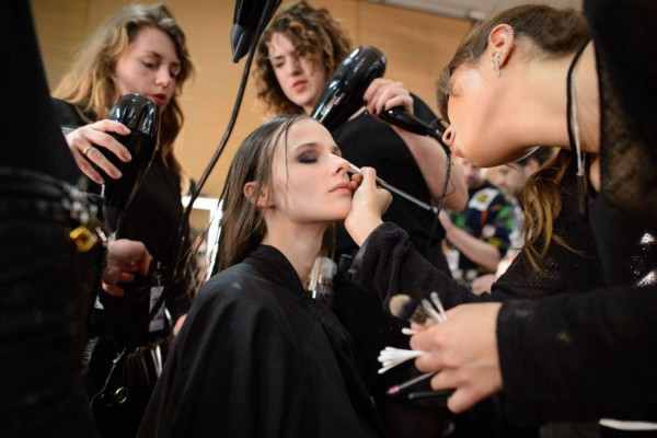 Así es el backstage de London Fashion Week!