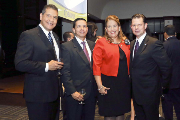 Homenaje a Napoleón J. Larach