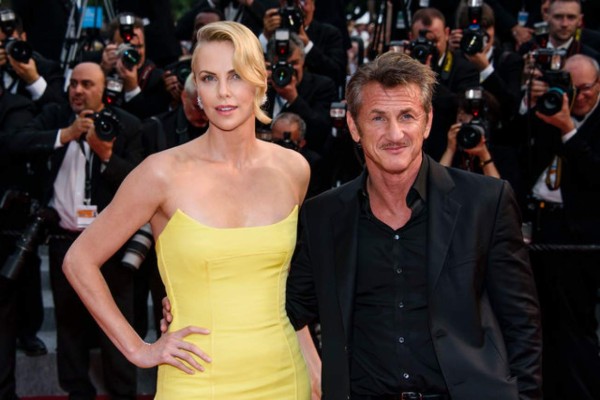 La guapísima Charlize Theron mide 1.74