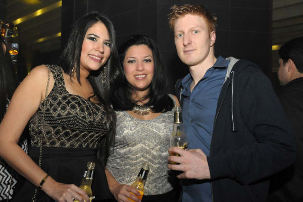 Turn up the night en Hanawa