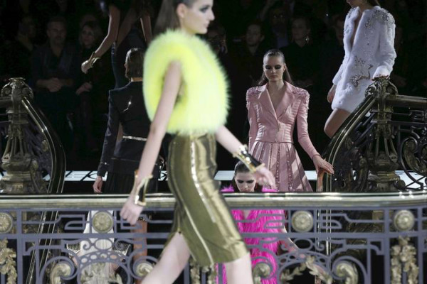 Versace abre los desfiles de alta costura de París