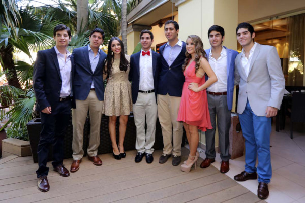 Diego Pineda, Alejandro Avelar, Rebecca López, Juan Monterroso, Rafael Nodarse, Isabella Garza, Bernardo Waincier y Marcos Saavedra.