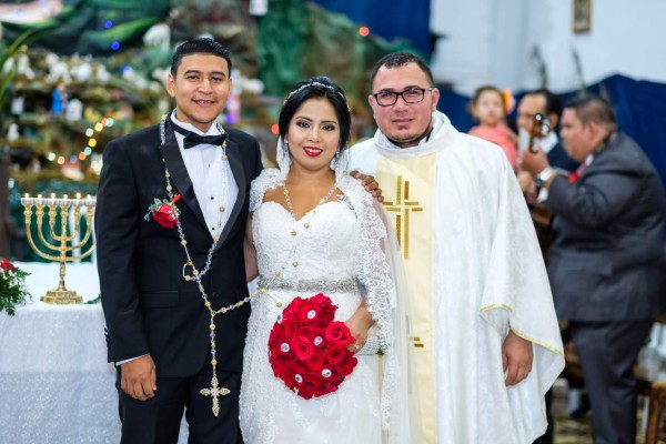 La boda de Rina Urquía y Raúl Aguilar