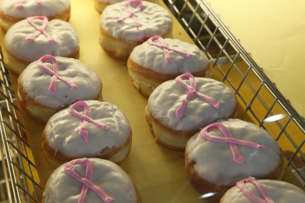Dunkin’ Donuts apoya la lucha contra el cáncer de mama