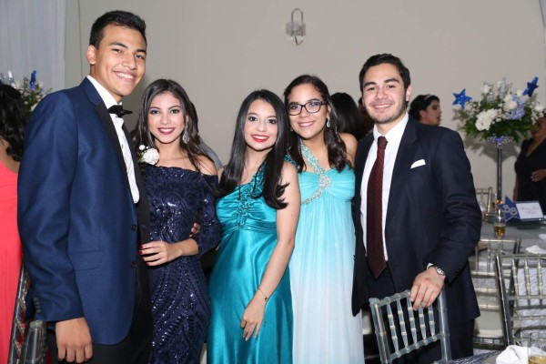 Prom night de la International School