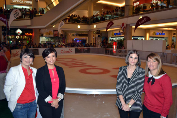 La pista de hielo real para patinar en Navidad