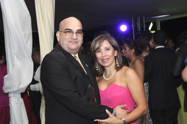 La boda de Neto Lázarus y Elisa Welchez