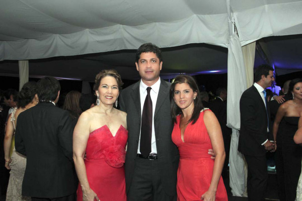 La boda de Neto Lázarus y Elisa Welchez
