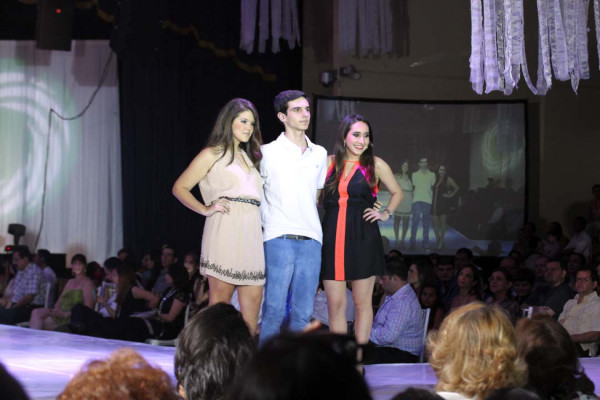 Desfile de modas de la EIS