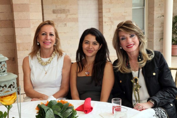 Almuerzo en residencia diplomática