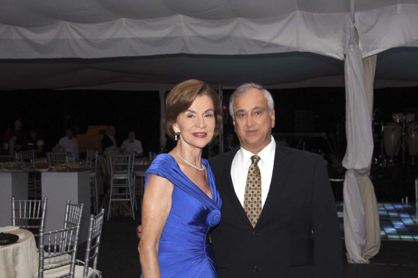 La boda de Neto Lázarus y Elisa Welchez