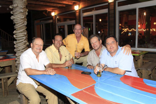 Torneo de golf en Roatán