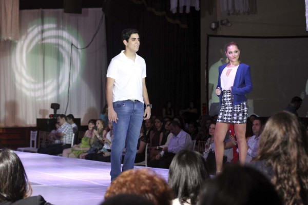 Desfile de modas de la EIS