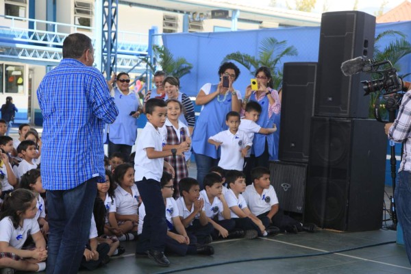 Concierto anti bullying en Macris School