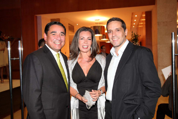 René Becerra, Mireya y Alfonso Calzadilla (foto: Héctor Hernández)