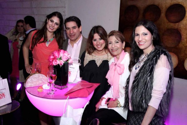 Rotundo éxito ESTILO Pink Party 2014