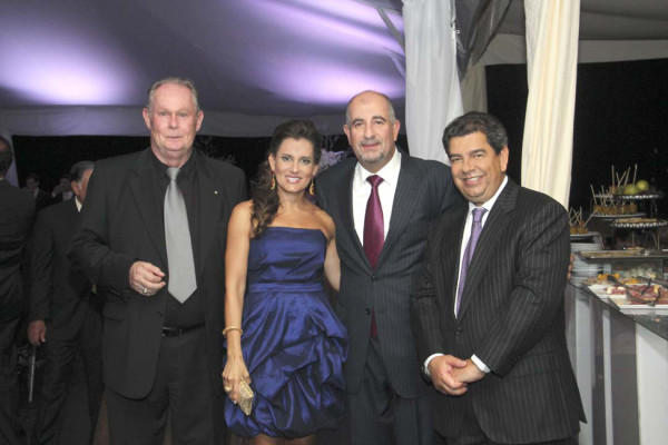 La boda de Neto Lázarus y Elisa Welchez