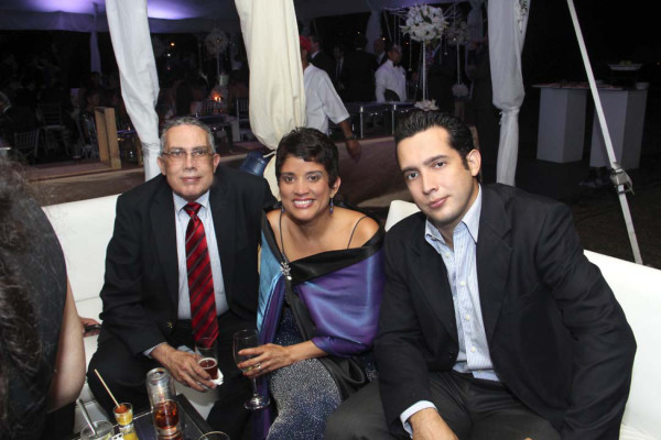 La boda de Neto Lázarus y Elisa Welchez
