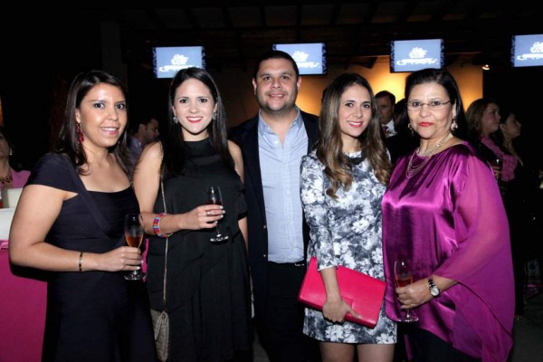 Rotundo éxito ESTILO Pink Party 2014