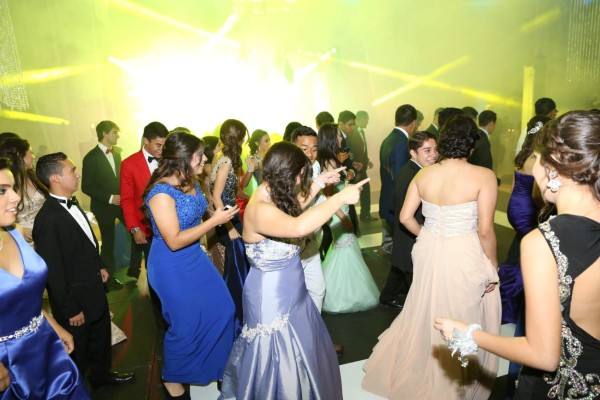 Prom night de la International School