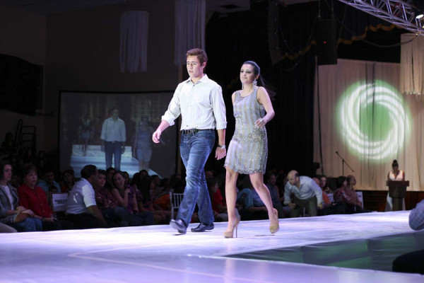 Desfile de modas de la EIS