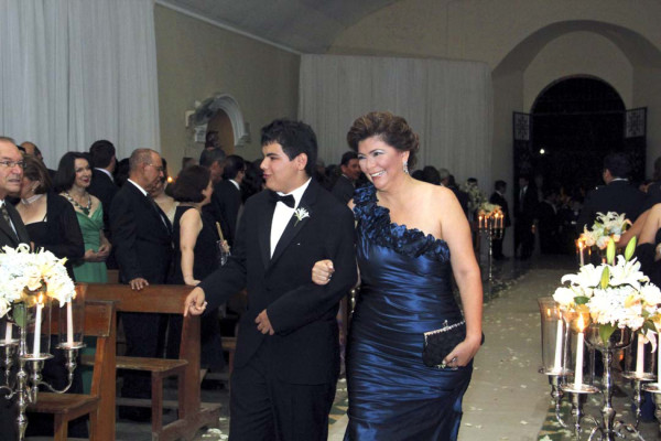 La boda de Neto Lázarus y Elisa Welchez