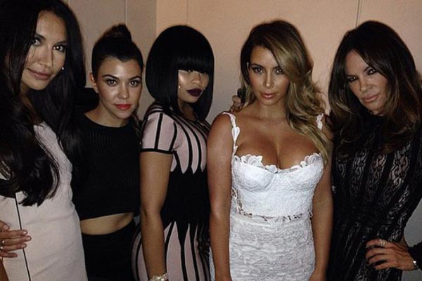 Kim Kardashian deslumbra en su fiesta de cumpleaños