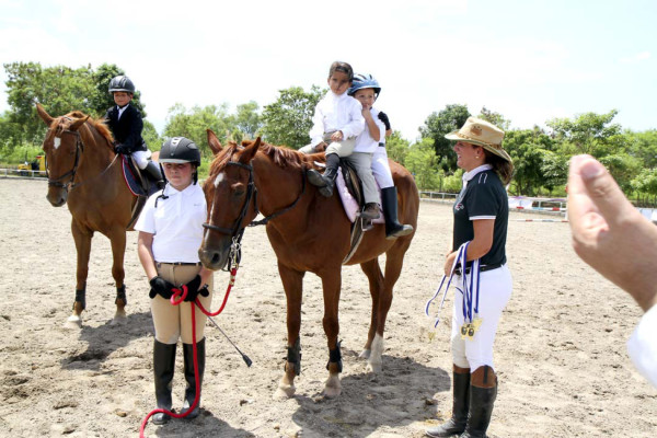 Competencia ecuestre de salto en La Lima