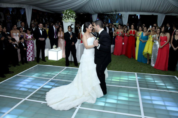 La boda de René Serrano y Elisa García