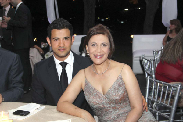 La boda de Neto Lázarus y Elisa Welchez