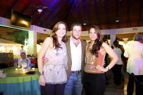 Fiesta para Natalie Pagels y Tavi Canahuati