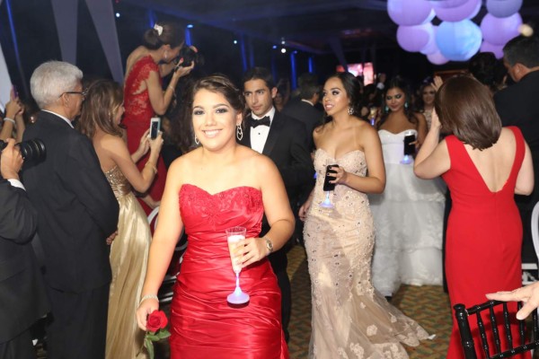 Senior Prom de la Escuela Americana