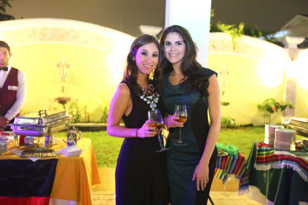 Fiesta para Natalie Pagels y Tavi Canahuati