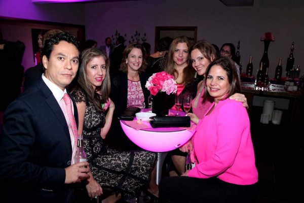 Rotundo éxito ESTILO Pink Party 2014