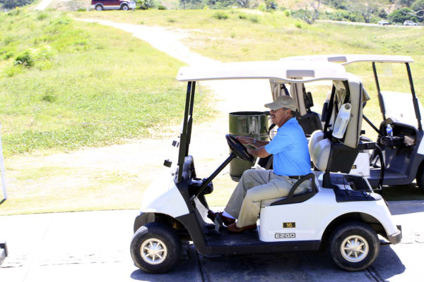 Torneo de golf en Roatán
