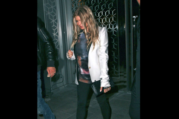 Fergie deslumbra en su primera salida post-baby