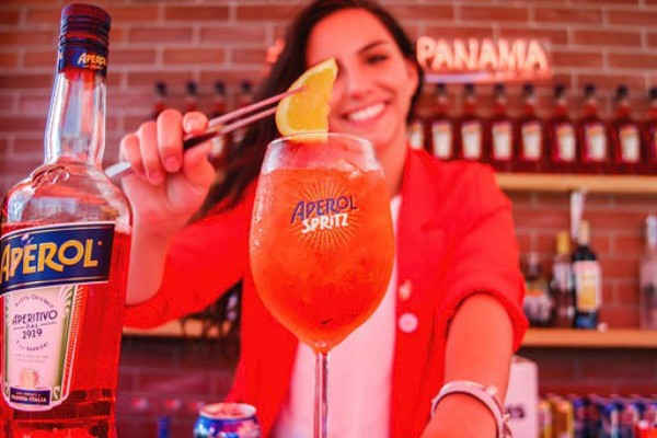 ﻿Conversamos en exclusiva con Angella Vecchione la brand ambassador de Aperol Spritz   ﻿