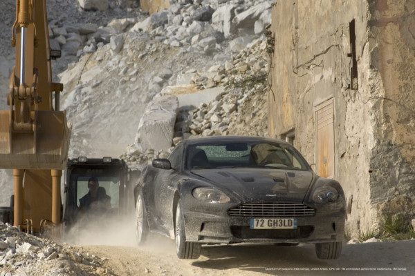 ¿Qué hay detrás de los Aston Martins de James Bond?