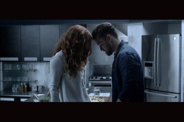 Justin Timberlake calienta la pantalla junto Riley Keough