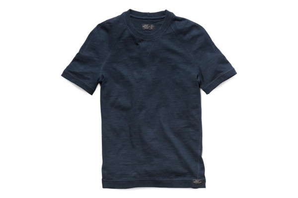 David Beckham modela colección navideña para H