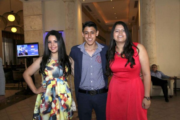 Ligia Espinal, Rodrigo Mejía y Emil Alvarado